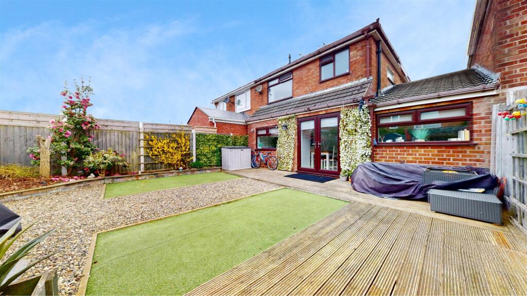 Carmelite Crescent Rear Garden