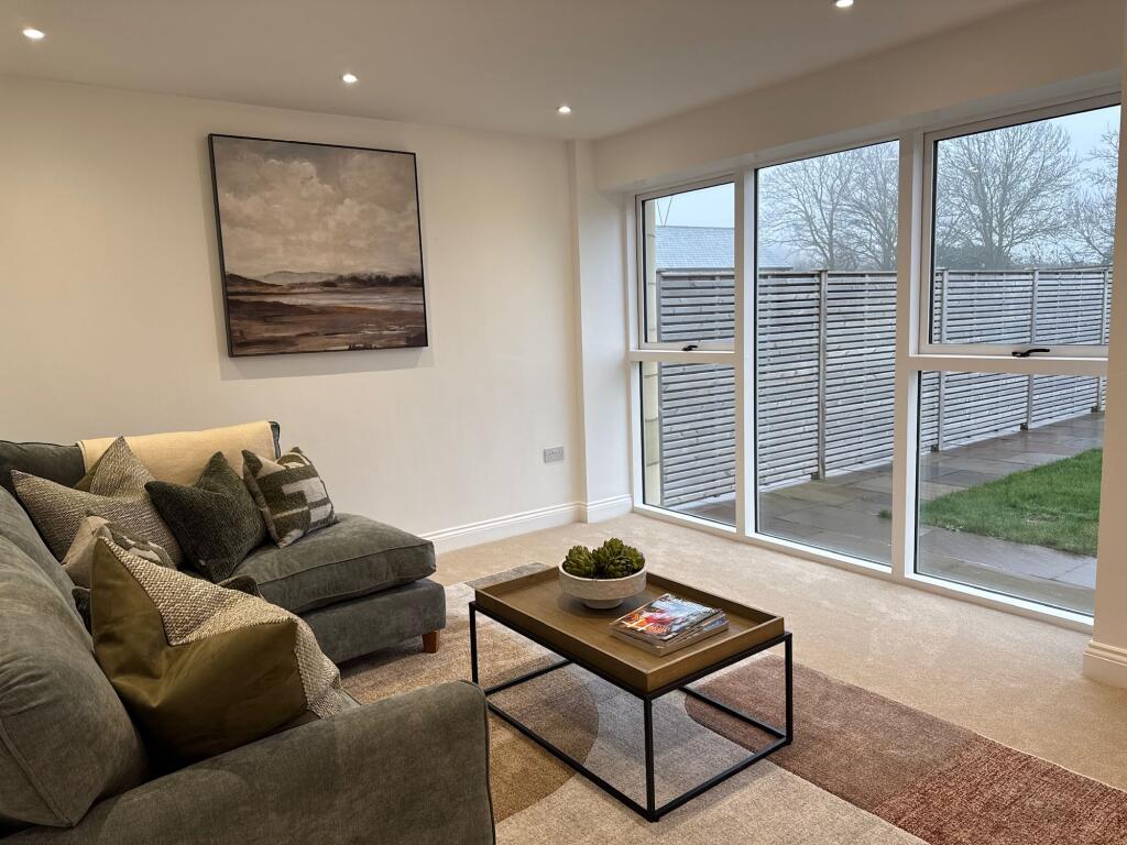 Cosy snug/garden room overlooking the garden