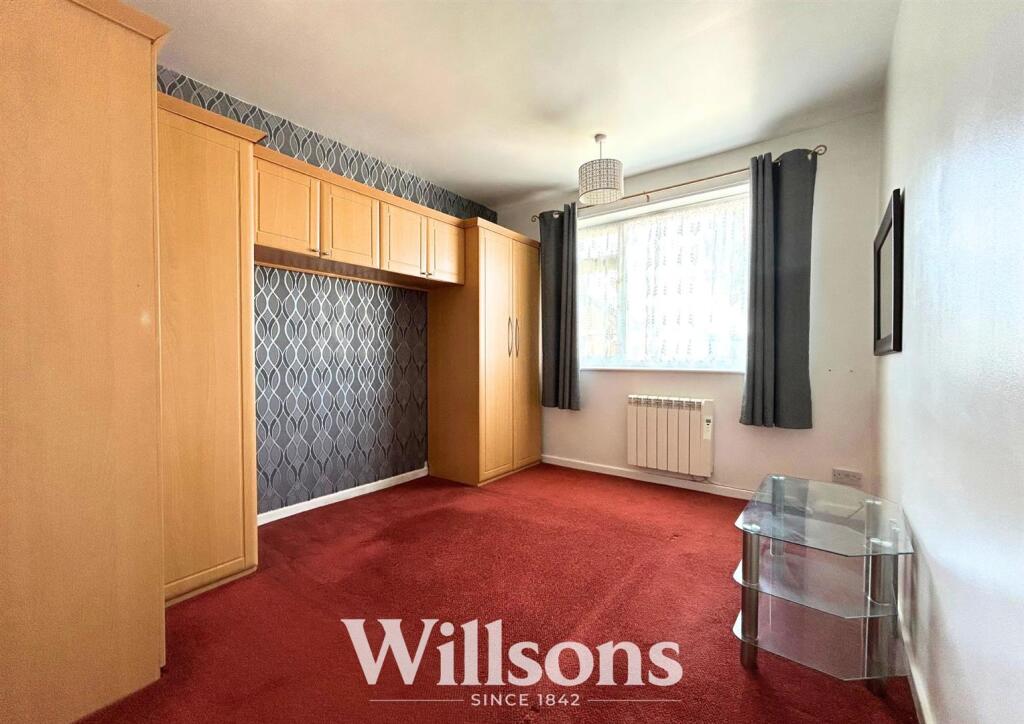 Bedroom 1.jpg