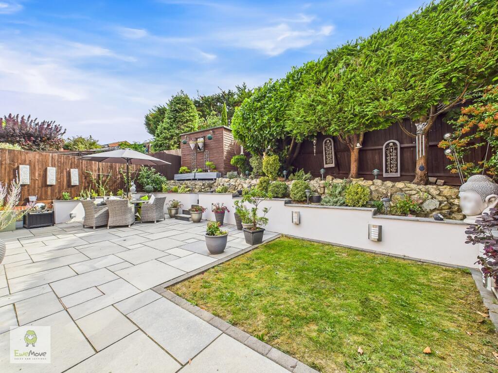 CAM02308G0-PR0189-STILL014-2