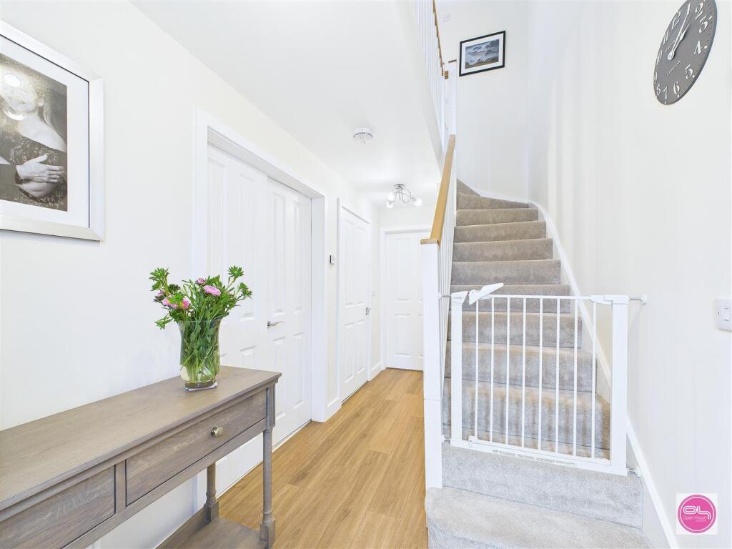 Henley Grove, Church Gresley (1).jpg