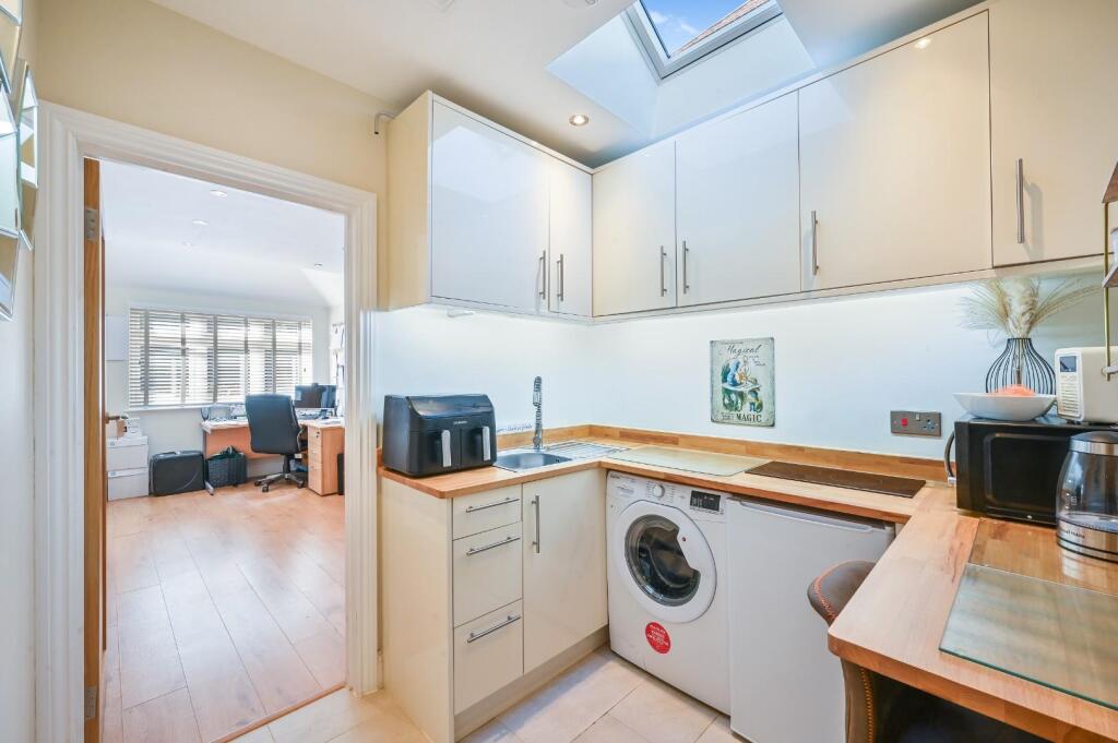 CHIPSTEAD LANE,  (14).jpg