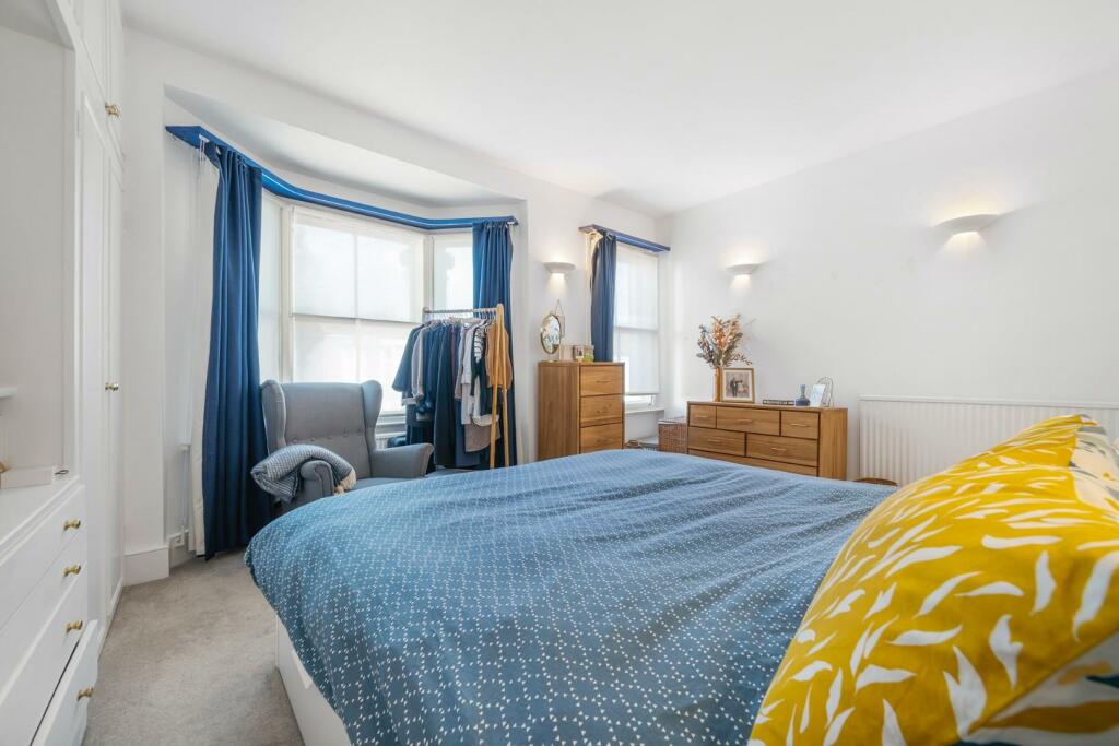 Bedroom 1 (3).jpg