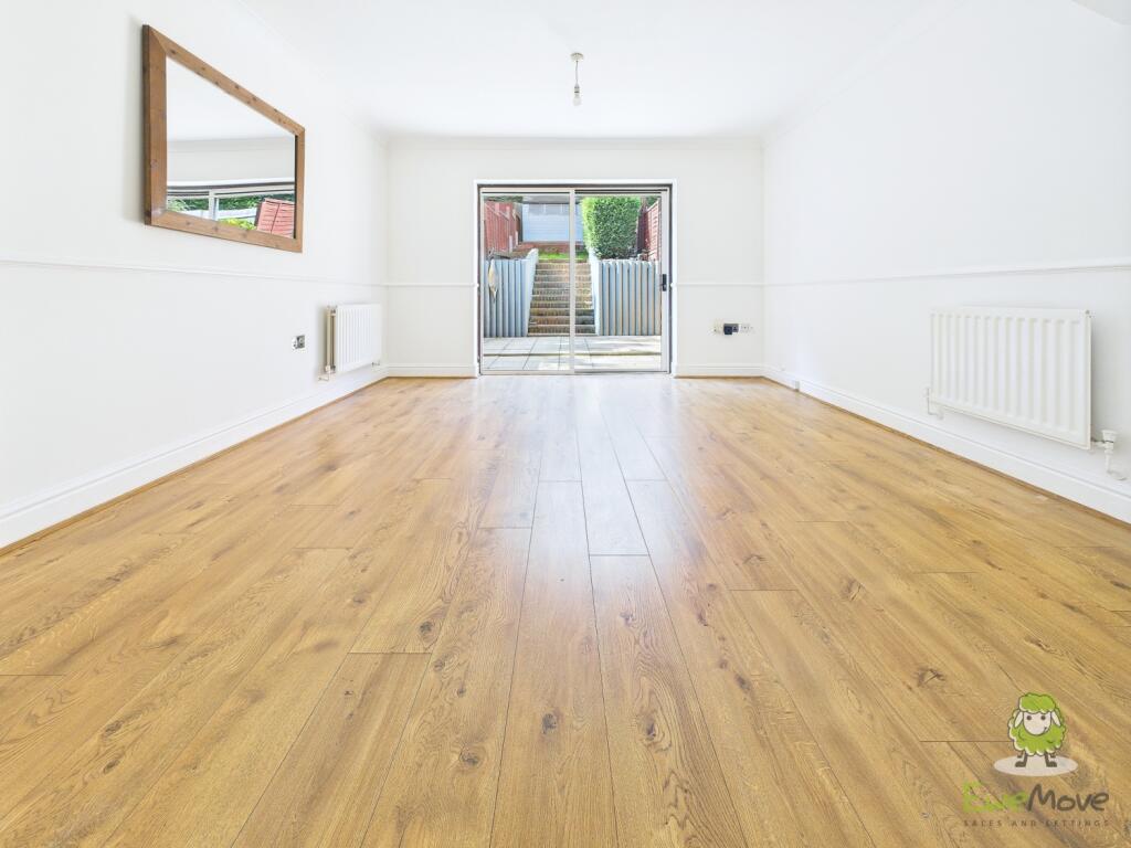 CAM01543G0-PR0147-STILL004