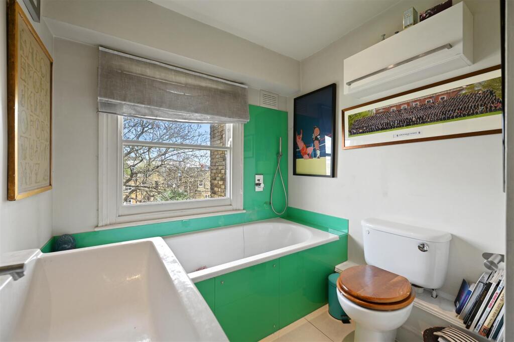Hammersmith Grove - Bathroom3 (1).JPG