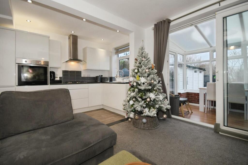 KITCHEN LIVING DINER 06.jpg