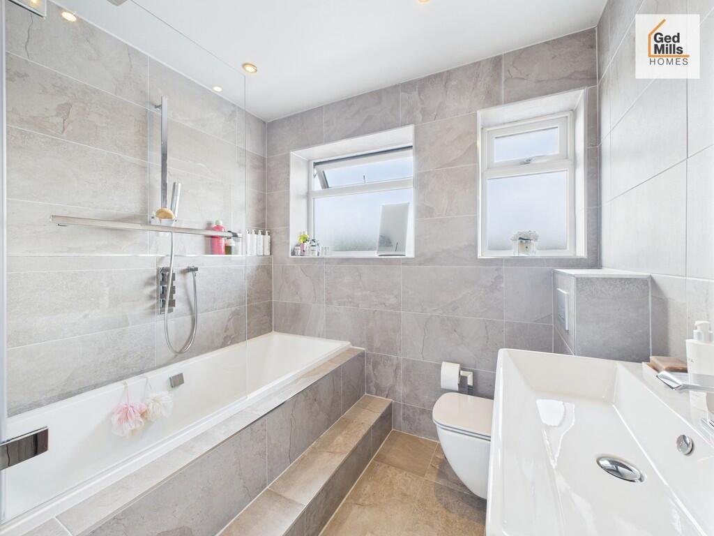 CAM04261G0-PR0061...