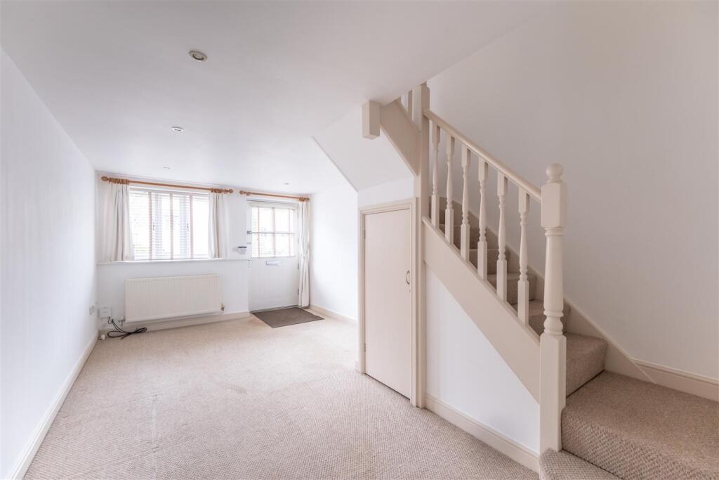 3 Broxton Hall Mews-004.jpg