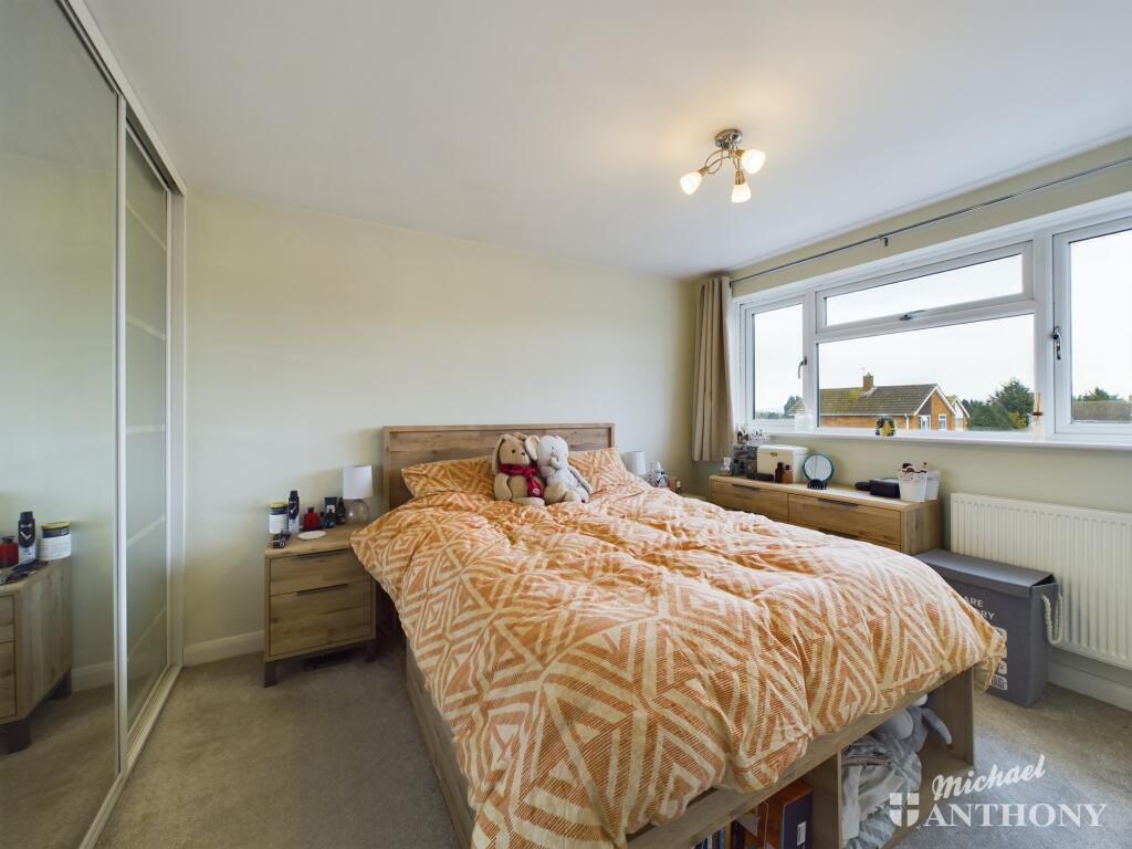 CAM02773G0-PR0247-STILL004