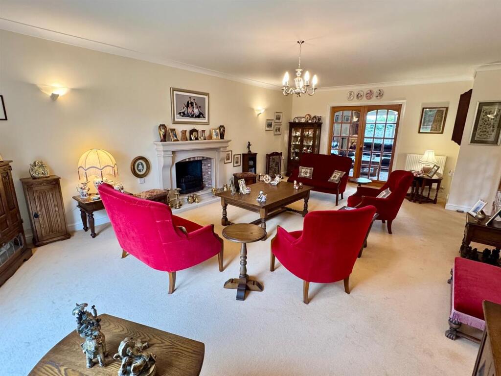 PHOTO-2025-08-12-06-56-38 (13).jpg