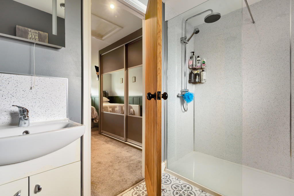 Ensuite Shower Ro...