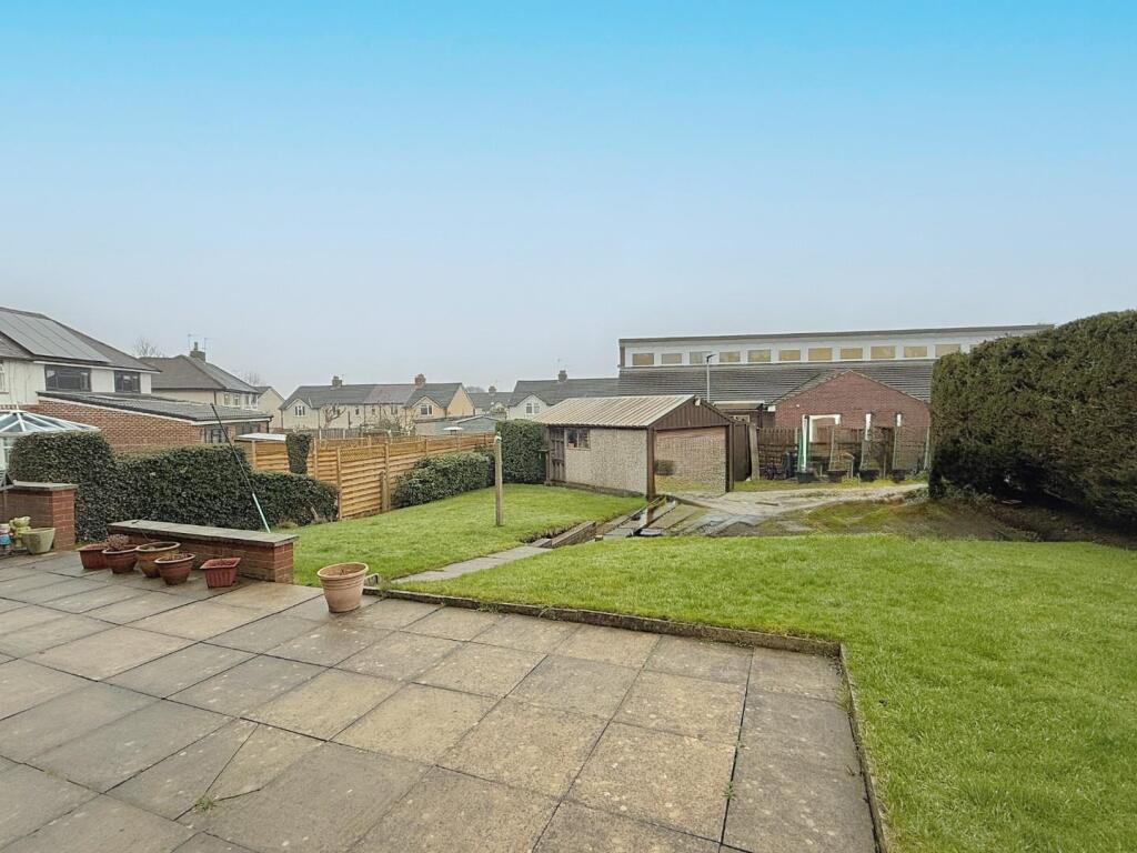 REAR GARDEN/PATIO
