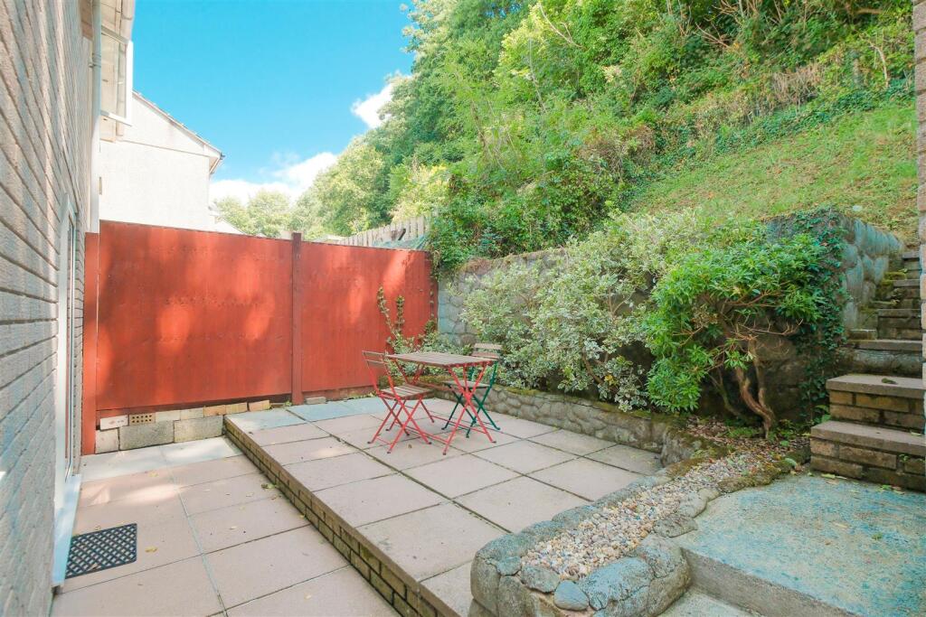 Hewitt Close 23.jpg