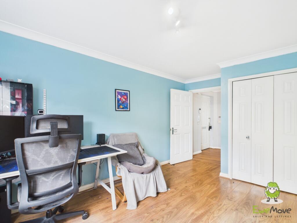 EweMove Estate Agents Basingstoke - Compton Way