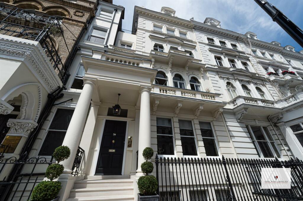 Queens Gate Terrace 7@54-003-003 Logo.jpg