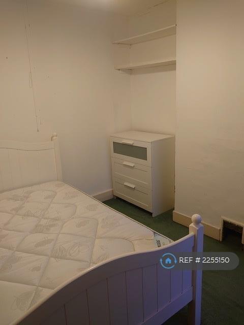 Small Bedroom 