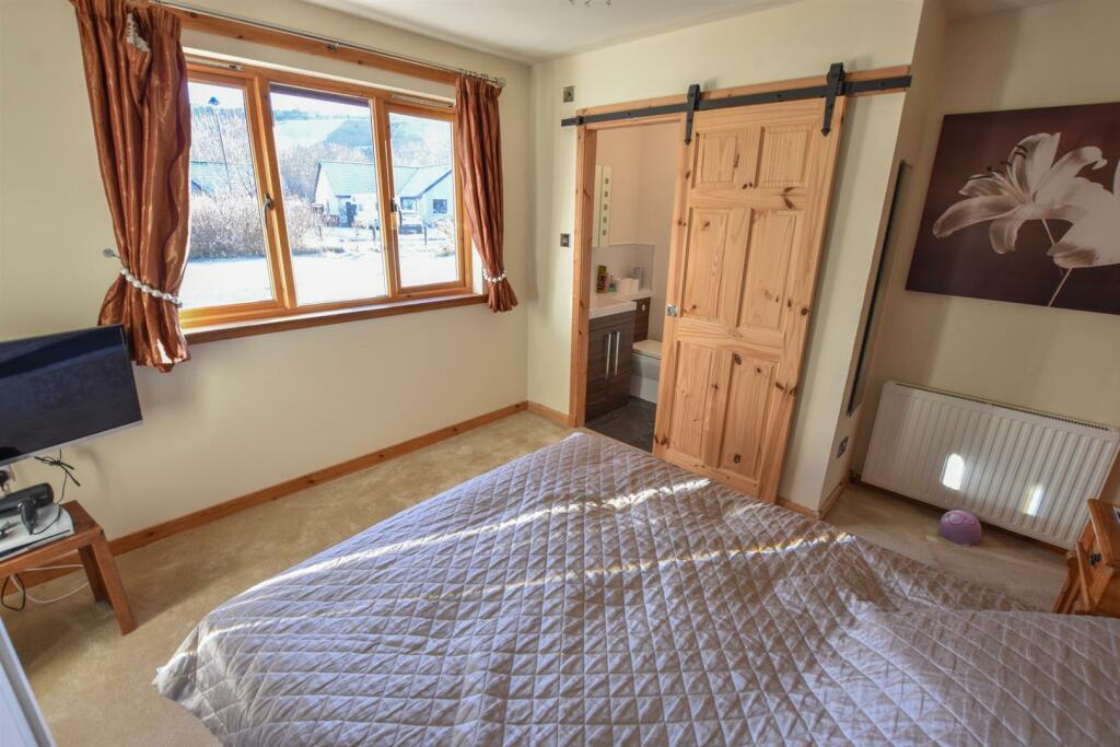 BEDROOM TWO (2)-2.jpg