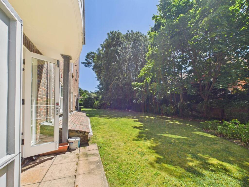 3 east cliff manor p
