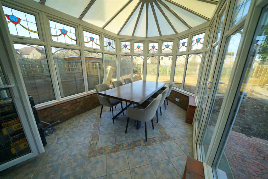 Conservatory / dining room