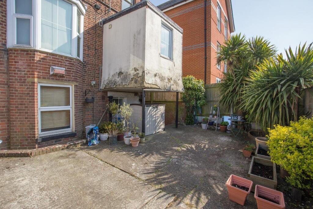 general 18231748_133