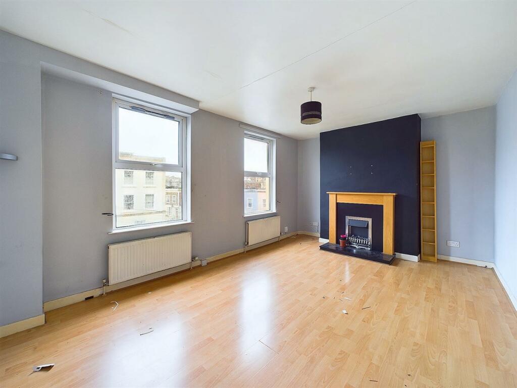 10 - 2 X 2-Bed Maisonette In Montpelier.jpg