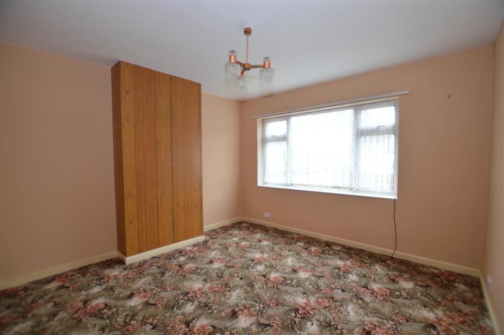 22 Granville Avenue recep 1.JPG