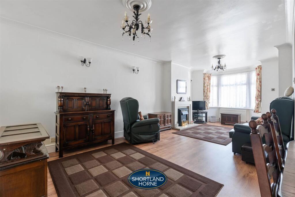 Lounge / Dining Room