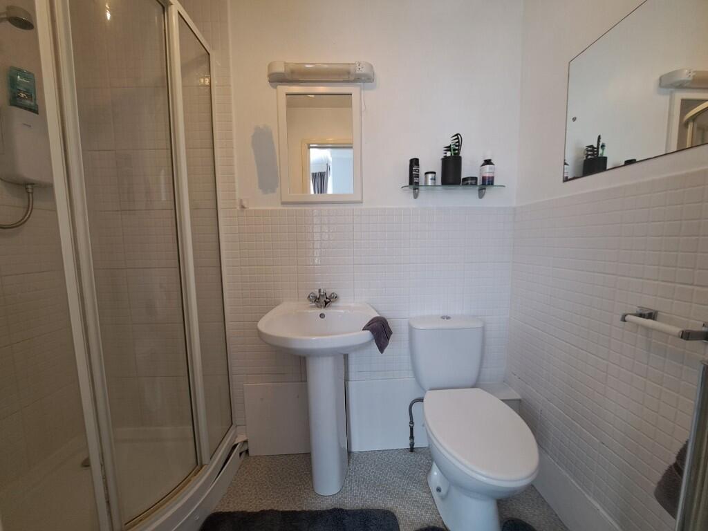 EN SUITE SHOWER/WC