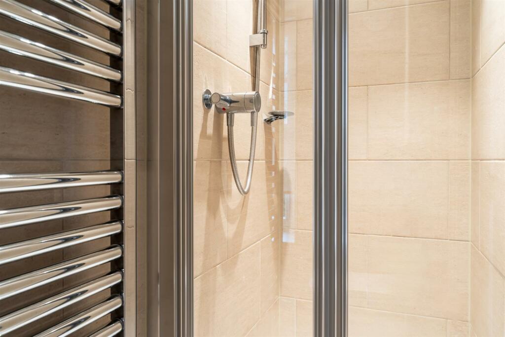 Master En-Suite Shower Room