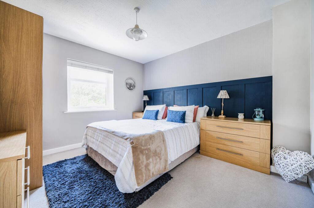 1363621-5-68e3bb1...