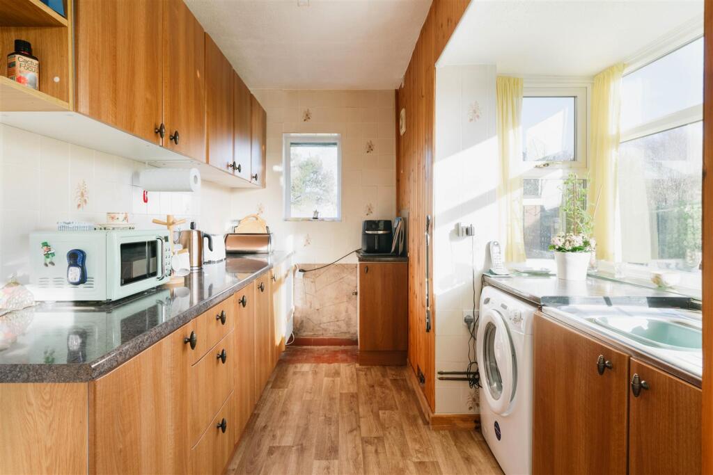 Kitchen-2.jpg