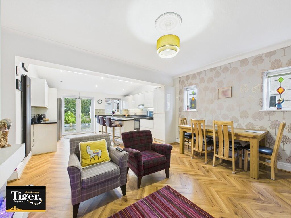 CAM03440G0-PR0302...