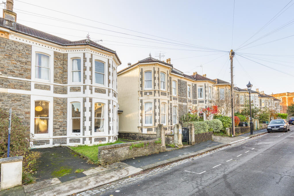 30 Alexandra Park 2.