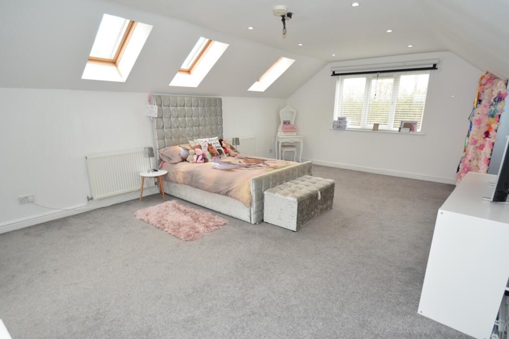 Second bedroom