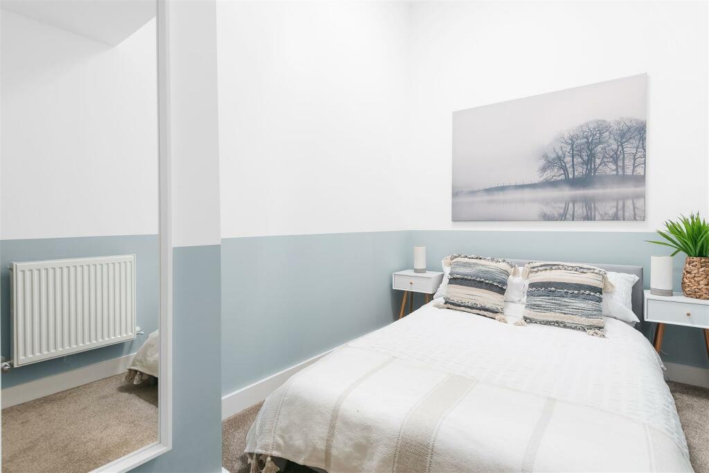 Flats 1 &amp; 2, 381 Bath Road, Arnos Vale, Bristol BS