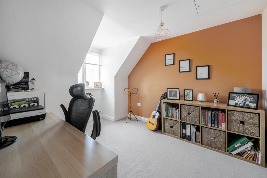 11 The Old Woodyard, Silverstone (26).jpg