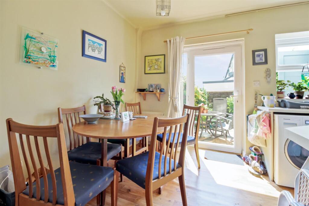 Dominion Road, 107-006.jpg