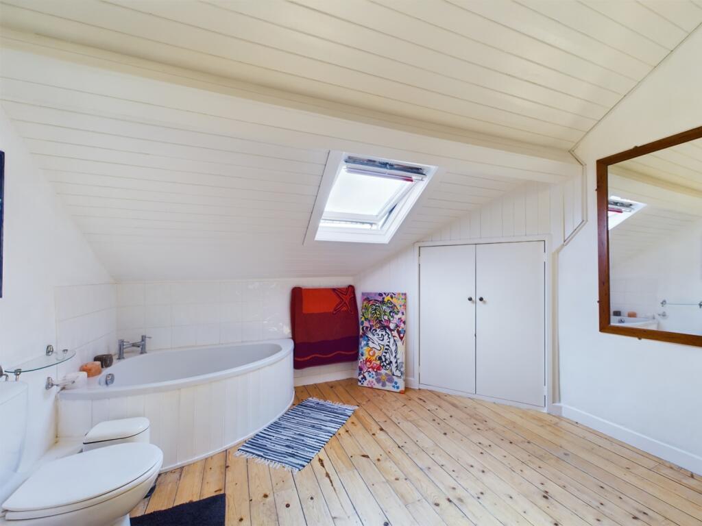 CAM02386G0-PR0085-STILL006