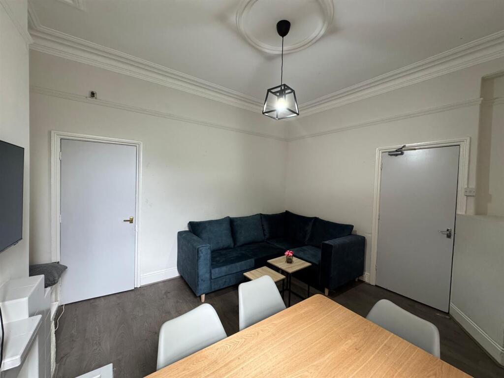 WhatsApp Image 2025-09-03 at 14.35.46_0a8ee0cc.jpg