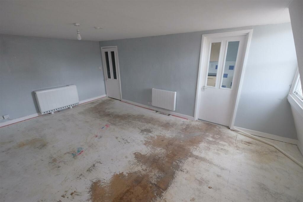 Flat 5, 22 Rivers Street, Bath BA1 2QA Leasehold T