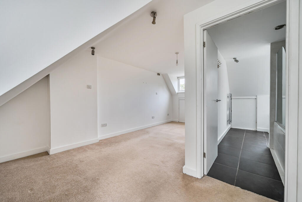 1371760-1-68f8f22...