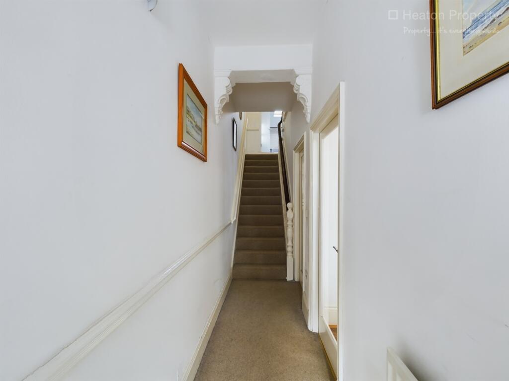SB05 Hallway 2
