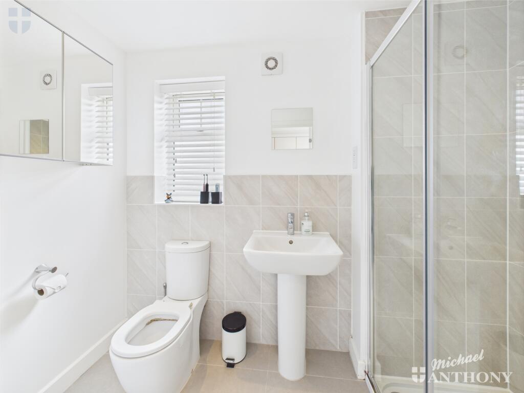 CAM03852G0-PR0297-STILL008