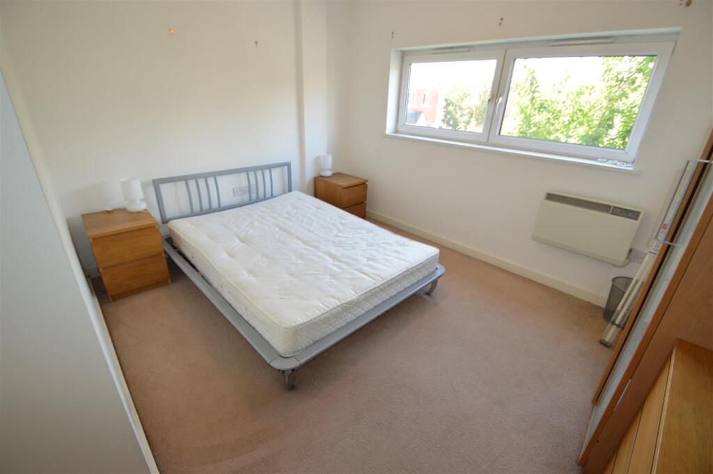 296BStretford - 4.JPG