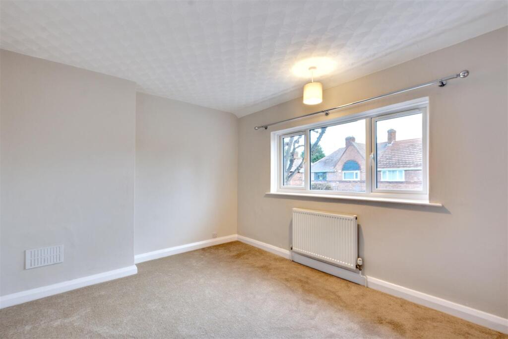 Bedroom 1_1.jpeg