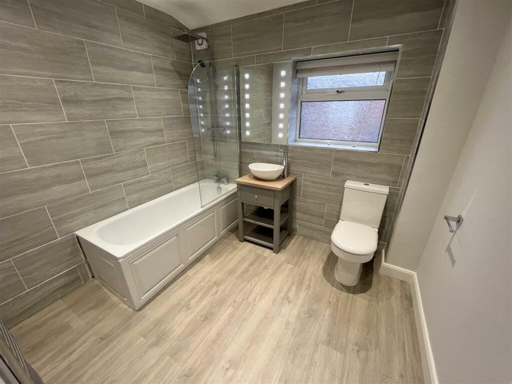 Bathroom Aspect 3
