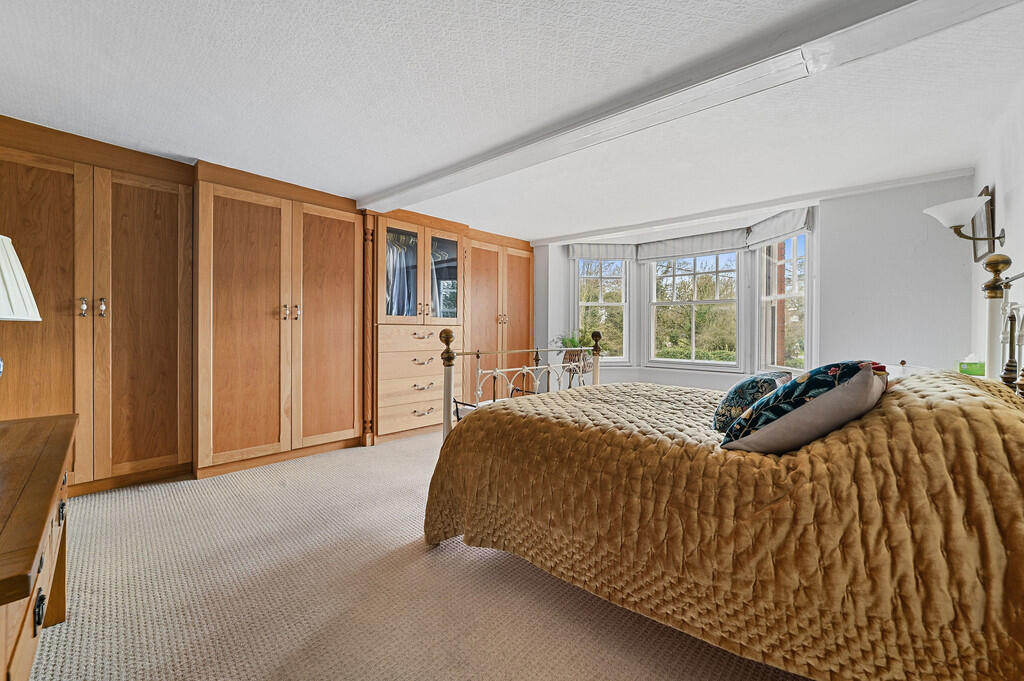 PT-TV-HawksmillHo...