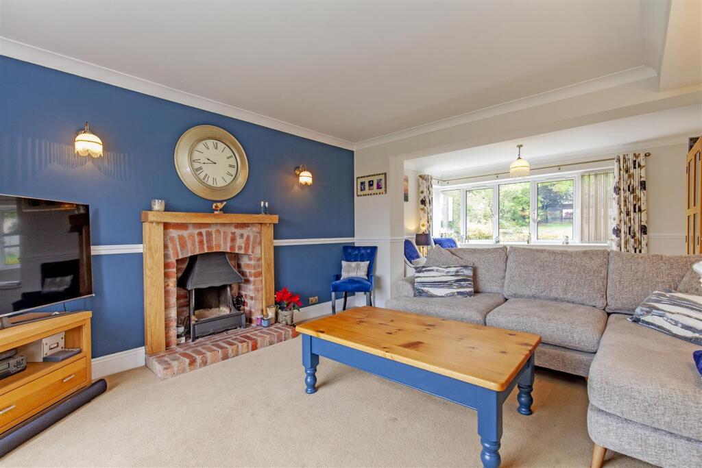 Reception Room-1.jpg