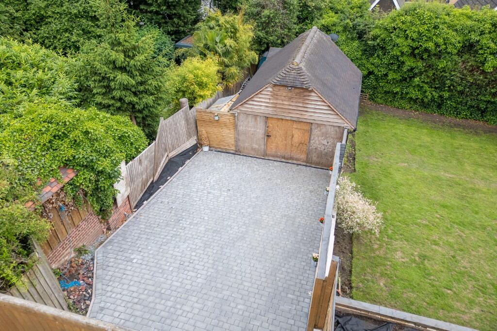 Driveway/Outbuilding