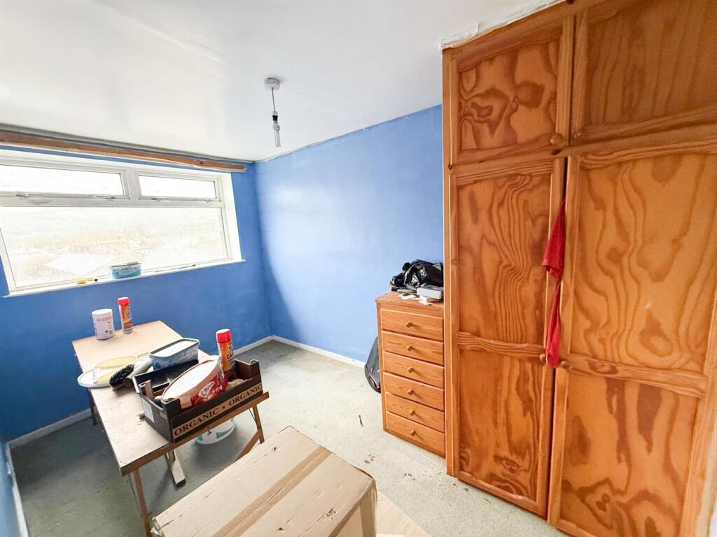 5 bed terrace Cross Hills